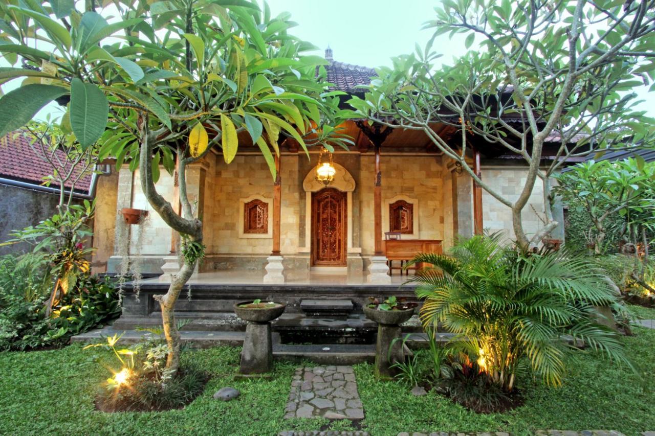 Sari House Ubud - Balinese Style Homestay Dış mekan fotoğraf